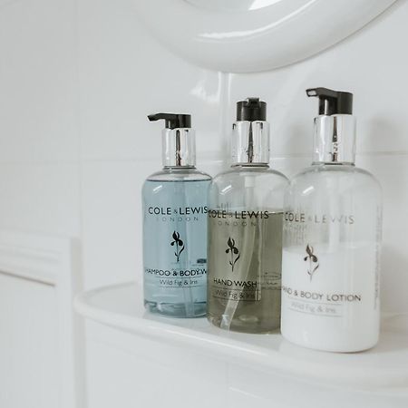 Hayward'S At The Grasmere Кейншам Екстериор снимка
