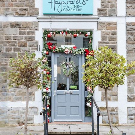 Hayward'S At The Grasmere Кейншам Екстериор снимка