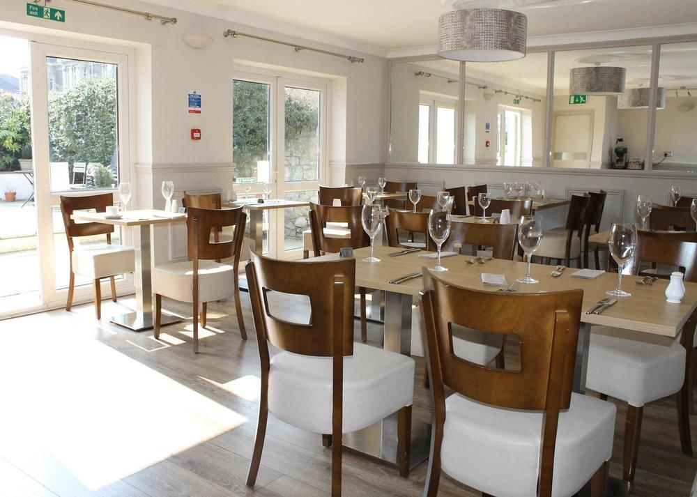 Hayward'S At The Grasmere Кейншам Екстериор снимка