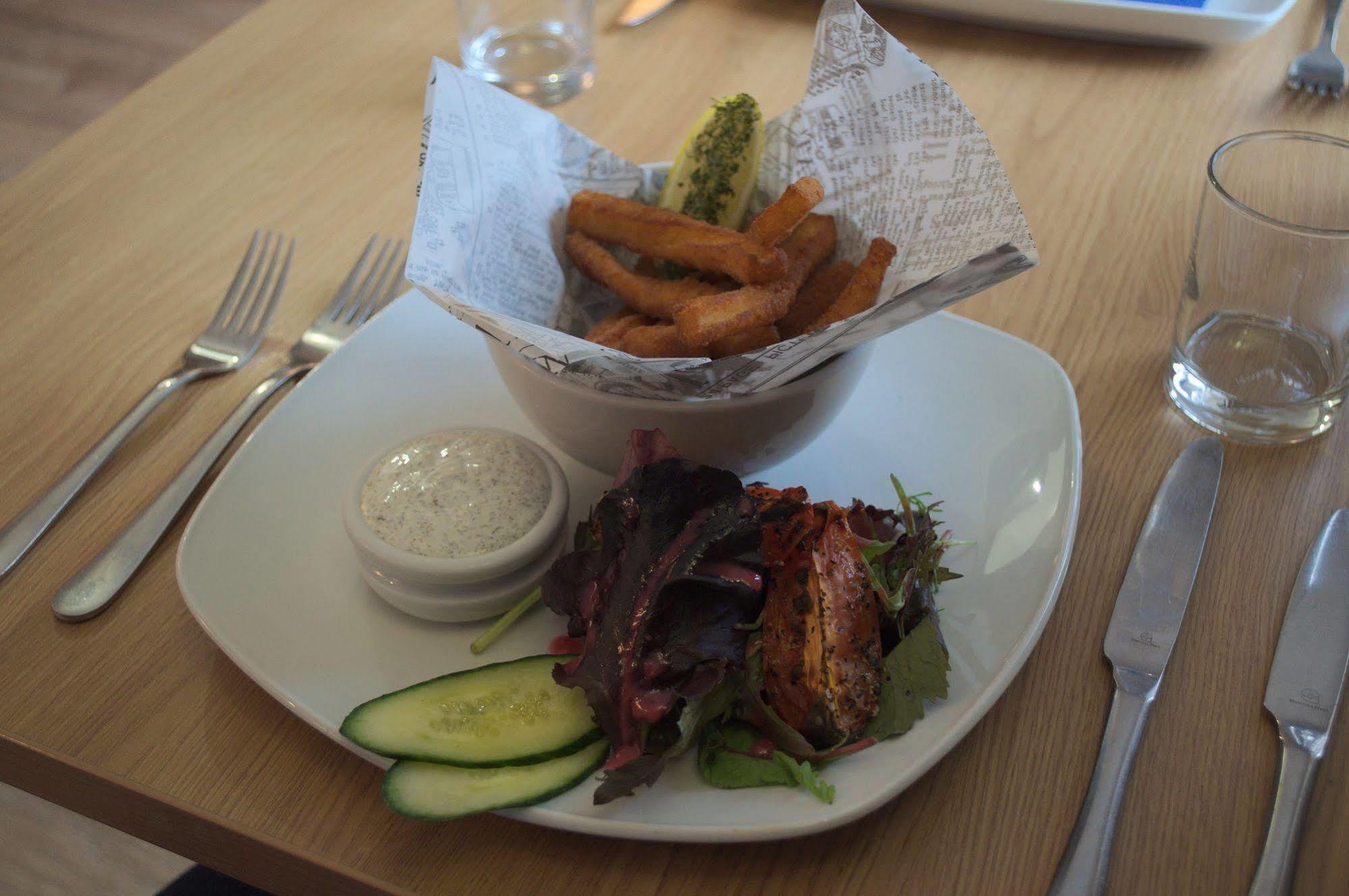 Hayward'S At The Grasmere Кейншам Екстериор снимка